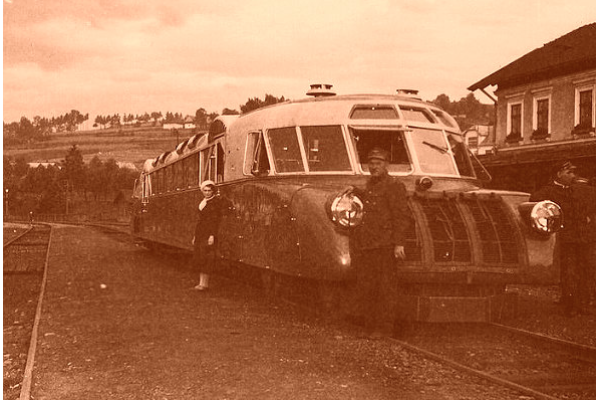 На фоне катастрофического состояния автомобильных дорог в межвоенной Польше «люкс-торпеда» была эталоном скорости, комфорта и шика