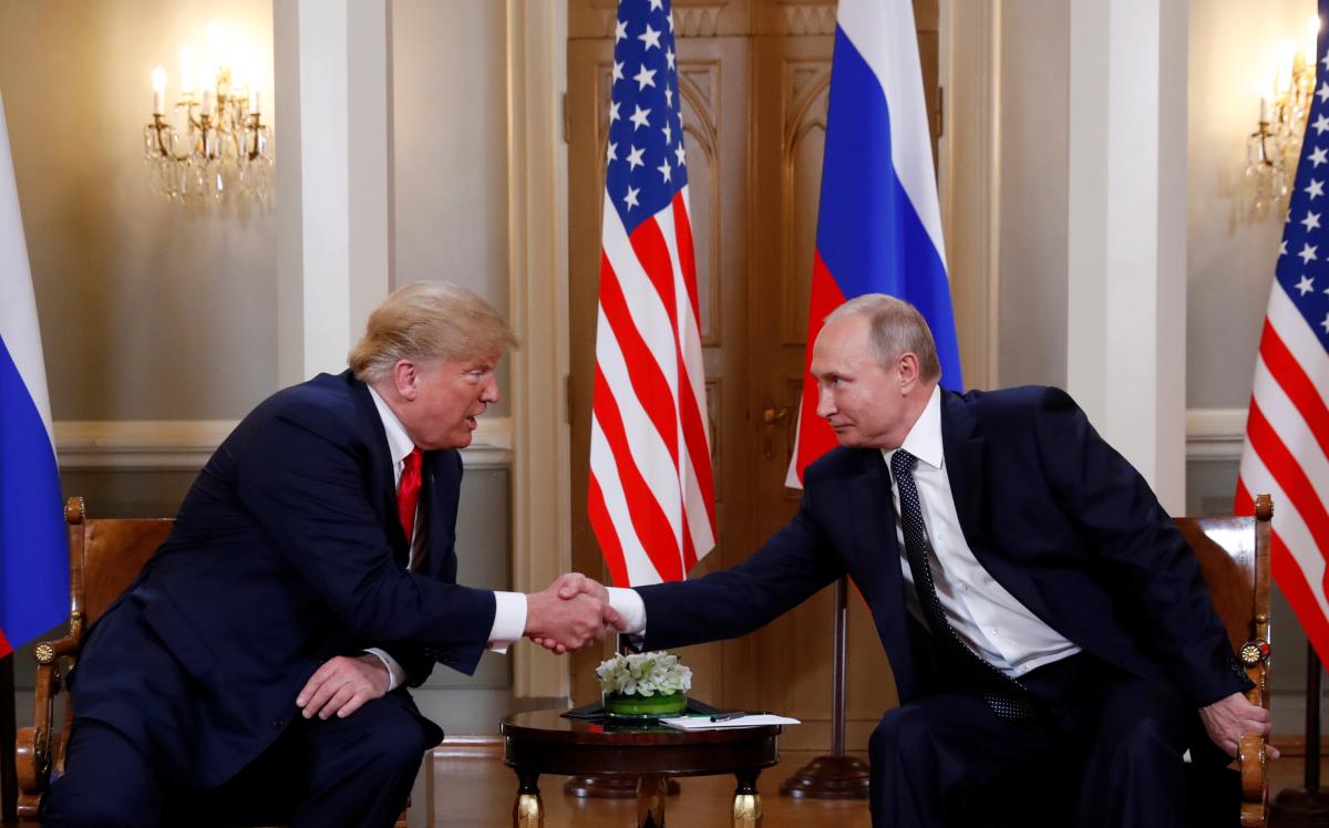 Трамп добавил, что в отношениях с Москвой ведет себя жестко, чем любой другой американский президент за долгие, долгие годы