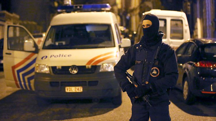 Иссио Эрих   Бельгийская полиция убила двух исламистов в ходе рейда и серьезно ранила одного